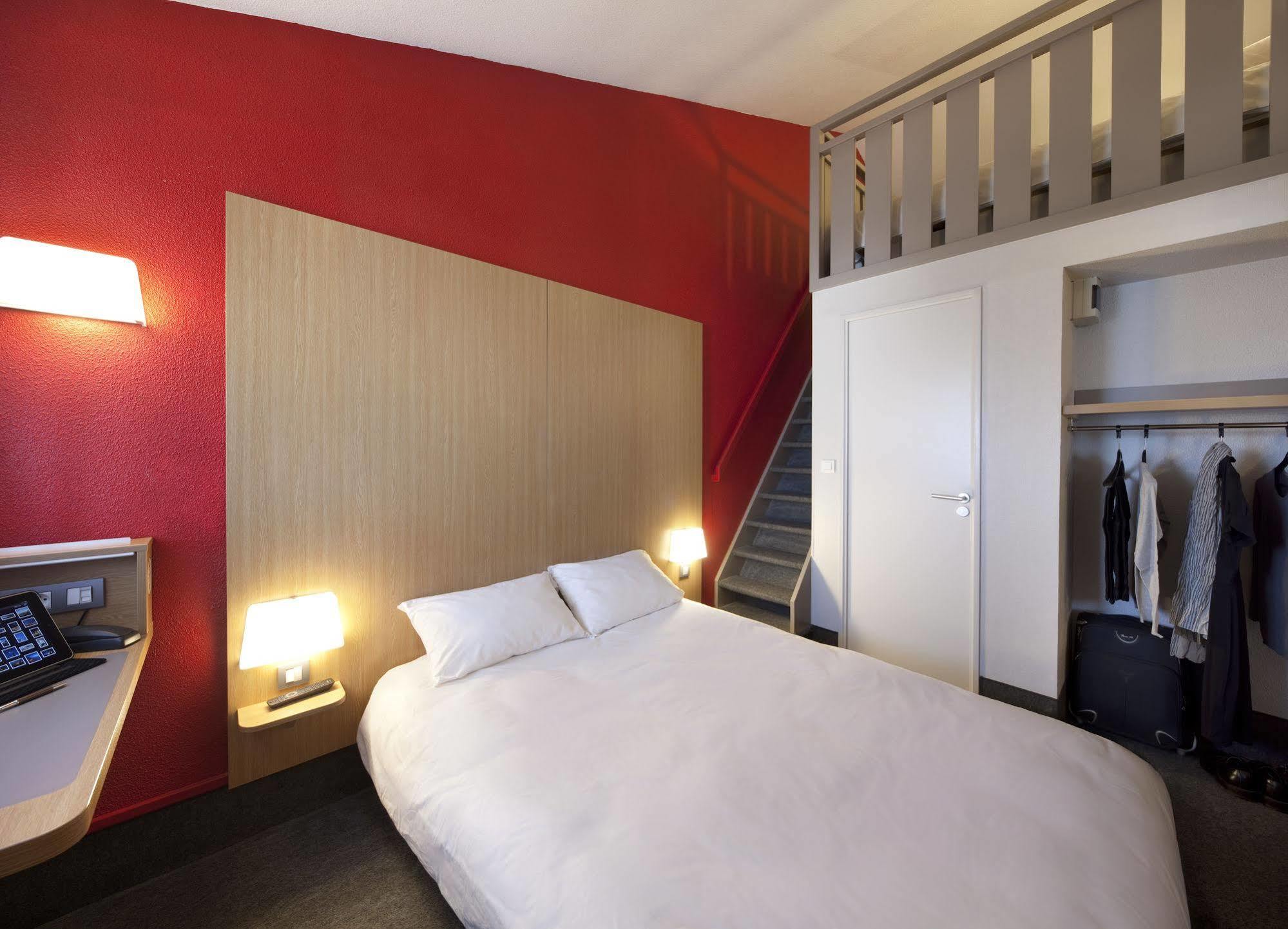 B&B Hotel Calais Coquelles Tunnel Sous La Manche Exterior foto